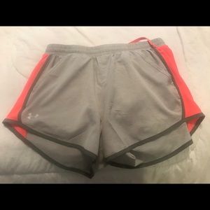 Under armour shorts with pockets